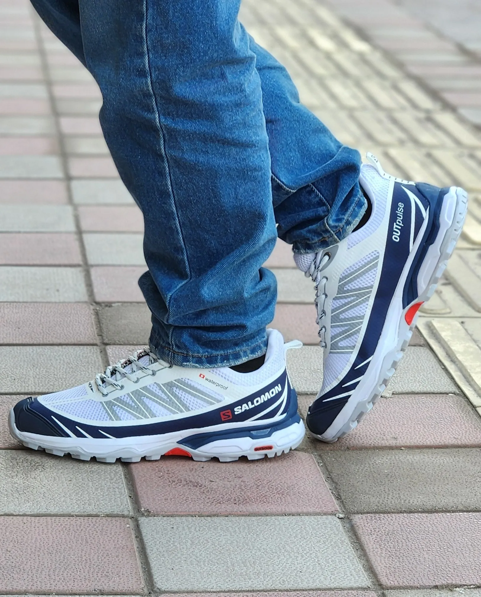 کتانی سالومان کد 5072