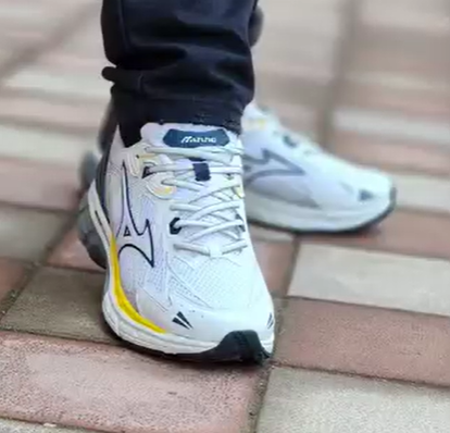 کتانی میزانو 